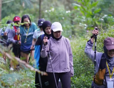 Fun Hiking di Guci Tegal, Asyiknya Jelajah Alam Pendakian Gunung Slamet
