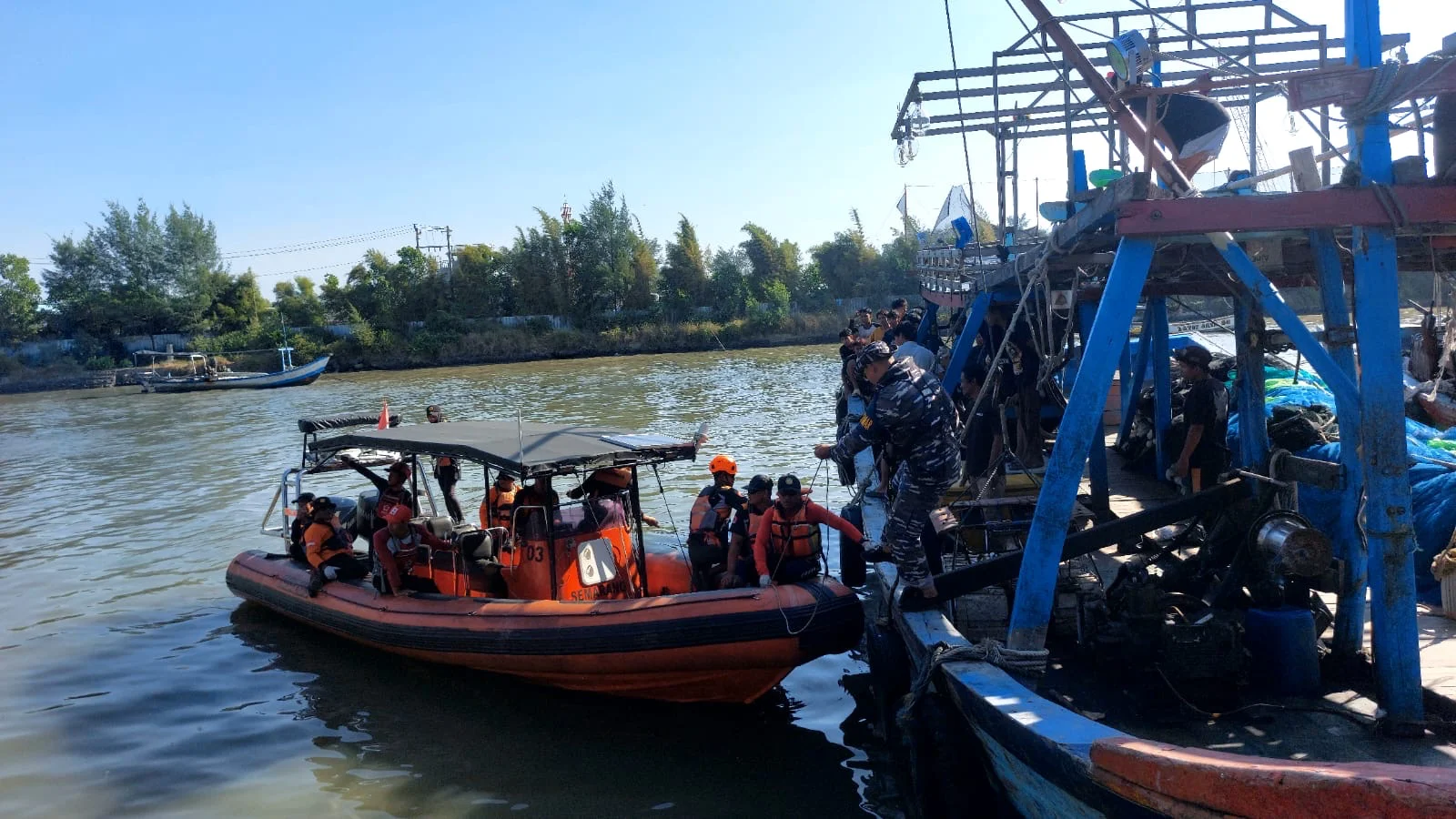 Tim SAR Masih Cari Nelayan Hilang di Laut Pemalang