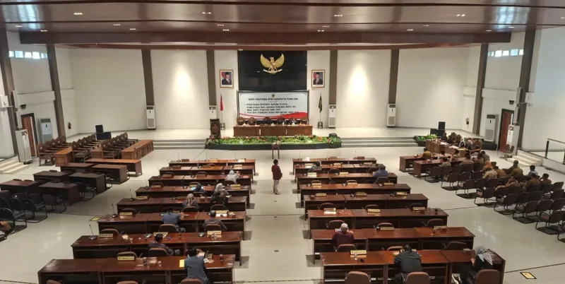 Banyak Kursi Kosong saat Rapat Paripurna DPRD Pemalang, Slamet Ramuji : Kuncinya di Ketua Fraksi
