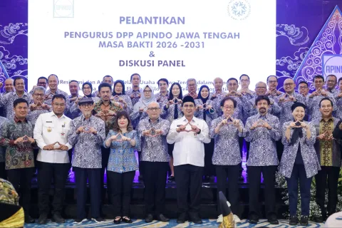 Dukung Penguatan Investasi, Bupati Tegal Ischak Maulana Rohman Hadiri Pelantikan Pengurus Apindo Jateng