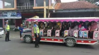 Patroli Satlantas Polres Pekalongan Tertibkan Kereta Kelinci di Jalan Raya, Utamakan Keselamatan Penumpang