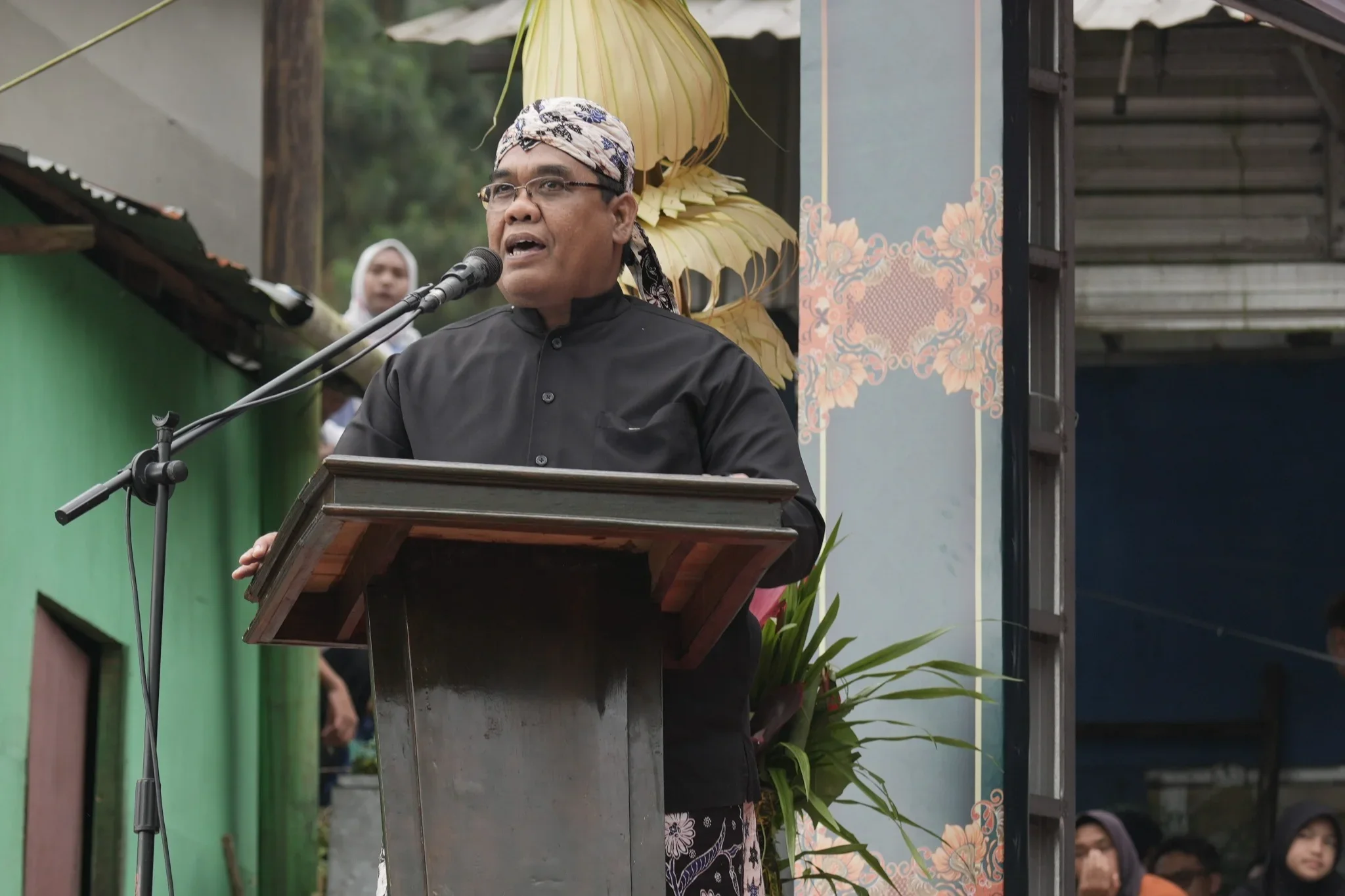Ruwat Bumi Guci 2026, Wabup Tegal Ajak Masyarakat Perkuat Gotong Royong dan Jaga Kelestarian Lingkungan