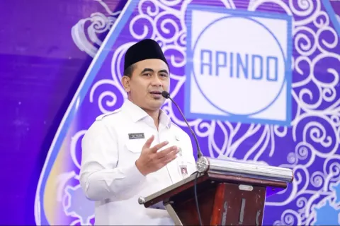 Pelantikan Apindo, Gus Yasin Pesan Chemistry Pengusaha dan Serikat Kerja Kunci Utama Hadapi Tekanan Geopolitik