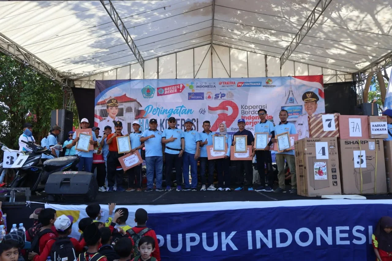 KPRI Mardi Rahayu dan KDMP Sarireja Raih Penghargaan pada Peringatan Harkop ke-79