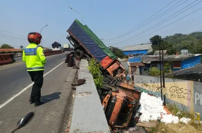 [Editorial] Awas, Jalur Maut Flyover Kretek Paguyangan