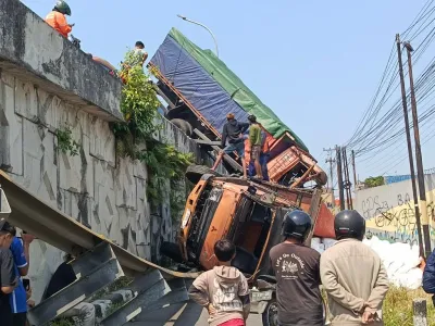 Kesaksian Iwan, Sopir Truk Korban Kecelakaan Flyover Kretek: Saya Lompat Sebelum Truk Terjun
