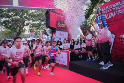 Gencarkan Sport Tourism di Jateng, Ahmad Luthfi Ikut Ramaikan Sukoharjo Run 2026