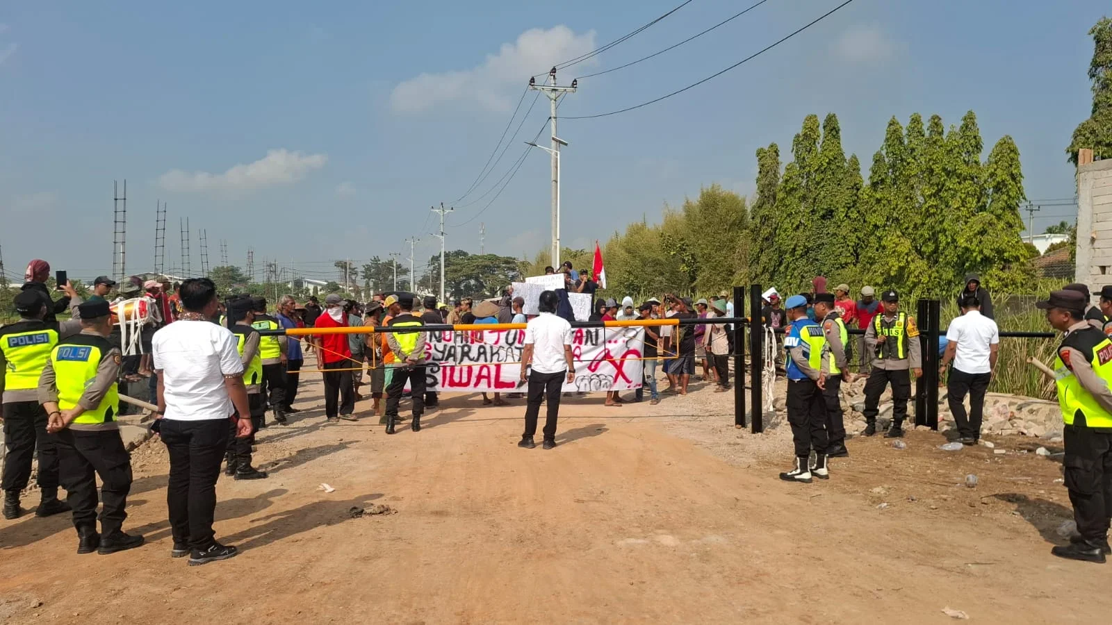 Warga Siwalan Pekalongan Stop Pembangunan PT Arunika, Tuntut Irigasi dan Tanggul Dibangun