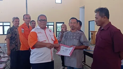 Nelayan Asemdoyong Pemalang Kini Miliki Izin Komunikasi Radio Perikanan