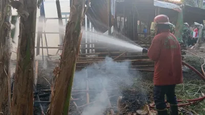 Dua Rumah Milik Warga Sumberagung Weleri Kendal Ludes Terbakar, Kerugian Capai Rp150 Juta