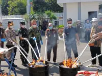 Kejaksaan Negeri Pemalang Musnahkan Barang Bukti Kejahatan