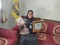 Guru SMPN 2 Cepiring Kendal Harumkan Nama Kendal Lewat Literasi