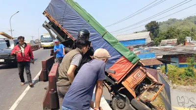 Ini Daftar 8 Korban Kecelakaan Dua Truk dan Tiga Motor di Flyover Kretek Paguyangan Brebes