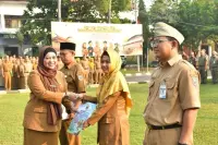 43 ASN Batang Naik Pangkat, Plt Sekda Soroti Kedisiplinan Kerja, Jangan Hadir Hanya Absen