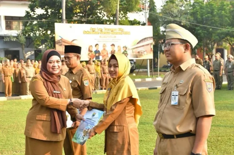 43 ASN Batang Naik Pangkat, Plt Sekda Soroti Kedisiplinan Kerja, Jangan Hadir Hanya Absen