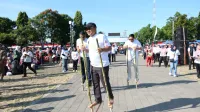 Keseruan Festival Sayang Anak di Pemalang, Bupati Ikut Main Egrang