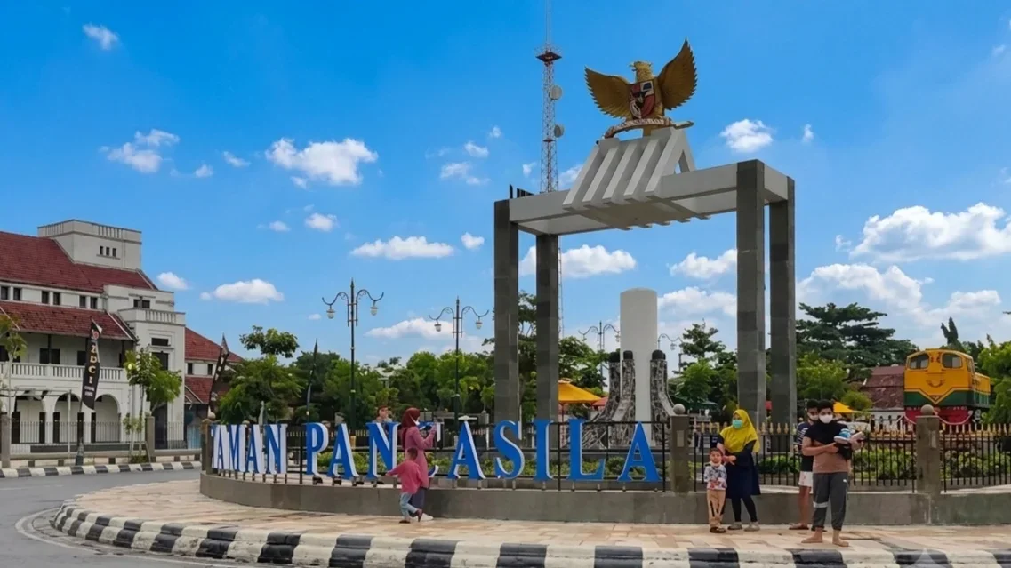 Ilustrasi Cuaca Cerah Kota Tegal