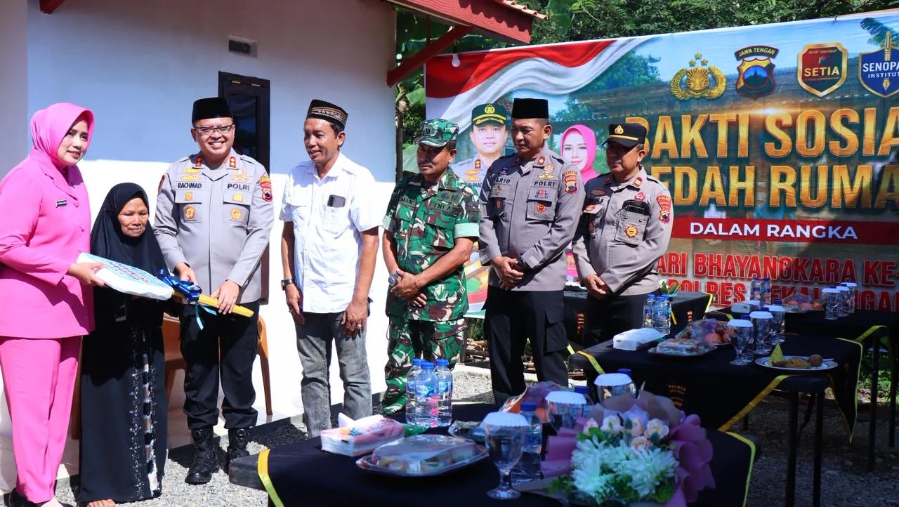 Polres Pekalongan Resmikan Bedah Rumah Nenek Duriyah, Hadiah Hari Bhayangkara ke-80 untuk Warga