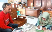 Merasa Dipermainkan, Wali Murid di Pemalang Protes Pembelian Seragam Sekolah
