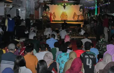 Wayang Kulit HUT ke-13 Puskapik di City Walk Pemalang Sedot Perhatian Warga