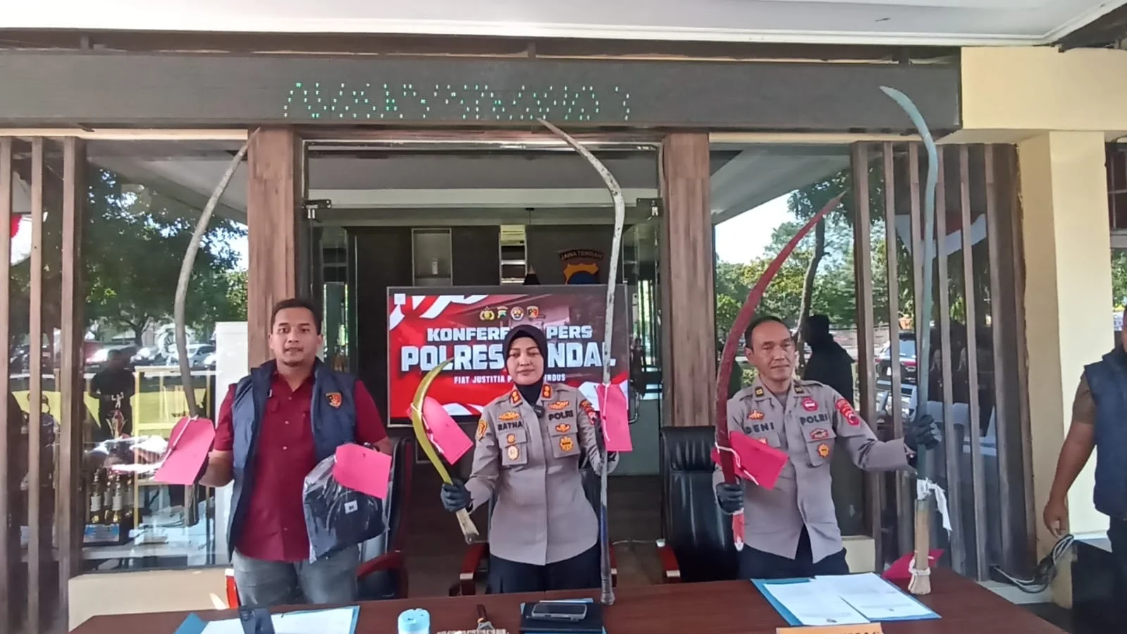 Aksi Tawuran Berhasil Dicegah, Polres Kendal Ringkus Lima Pemuda Bersenjata Tajam