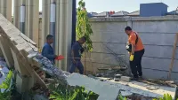 Pekerja Taman Tewas Tertimpa Tembok Perumahan di Tegal, Istri Sebut Sudah Pernah Diingatkan