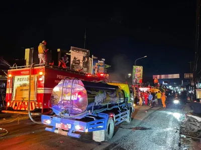 Ribuan Liter Air Disuplai Untuk Padamkan Kebakaran Pasar Belik Pemalang