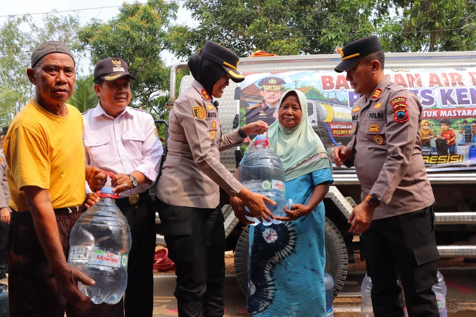 10 Ribu Liter Air untuk Warga Sirowo, Wujud Kepedulian Polres Kendal