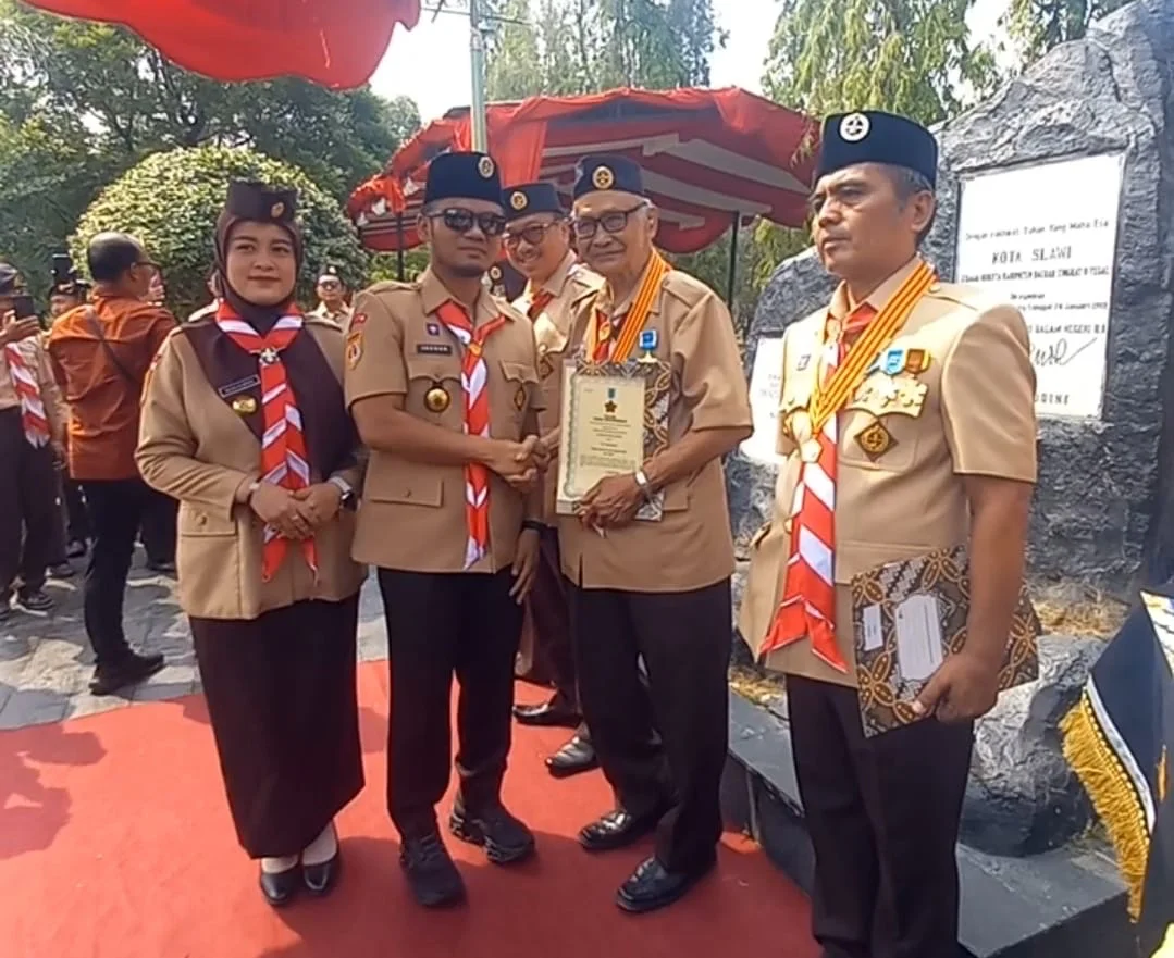 Aksi Nyata Hari Pramuka ke-65 Kwarcab Tegal,  Dari Penghargaan hingga Dropping Air Bersih