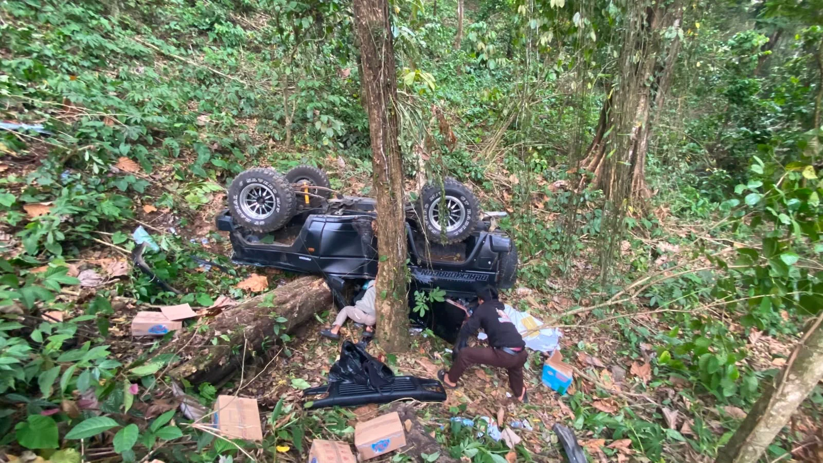 Mobil Terperosok ke Jurang di Perbatasan Karanganyar-Lebakbarang, Balita Meninggal Dunia dan Enam Korban Dirawat