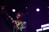Enau Bikin Ribuan Penonton Nyanyi Bareng di Harfest Vol.1 Tegal