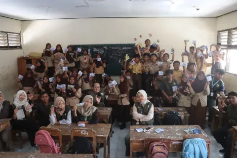 Mahasiswa KKN BDS UPS Tegal 2026 Kenalkan AI pada Siswa SD Desa Semedo