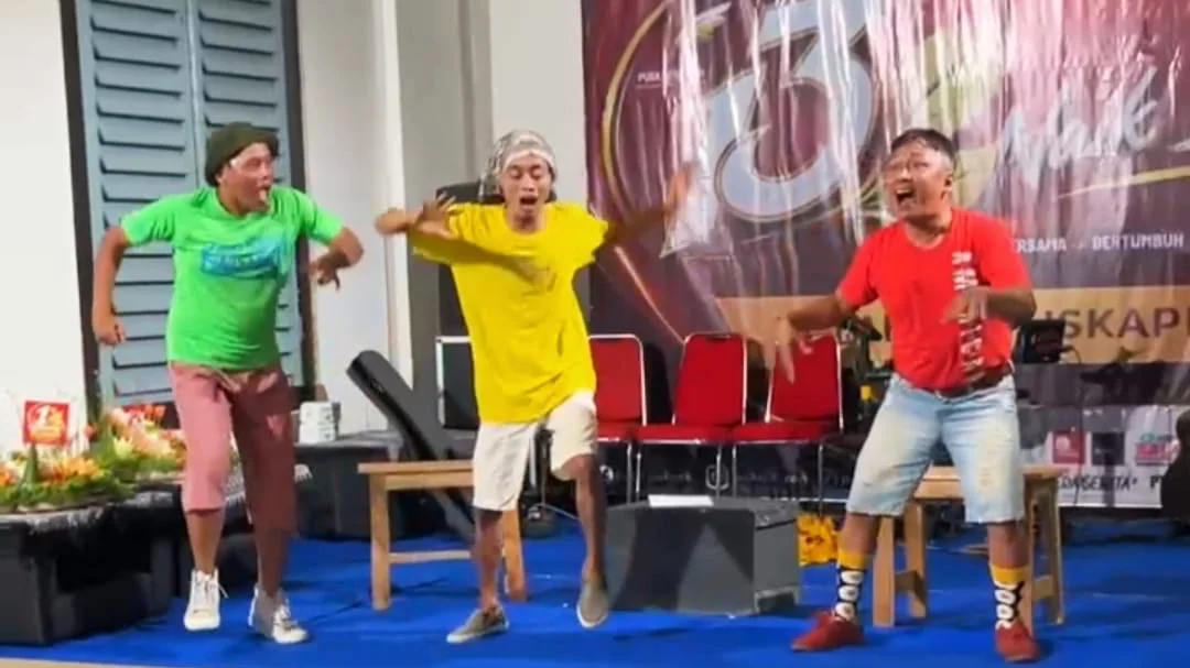 TeaterQi Suguhkan Fragmen Penuh Makna di HUT Puskapik