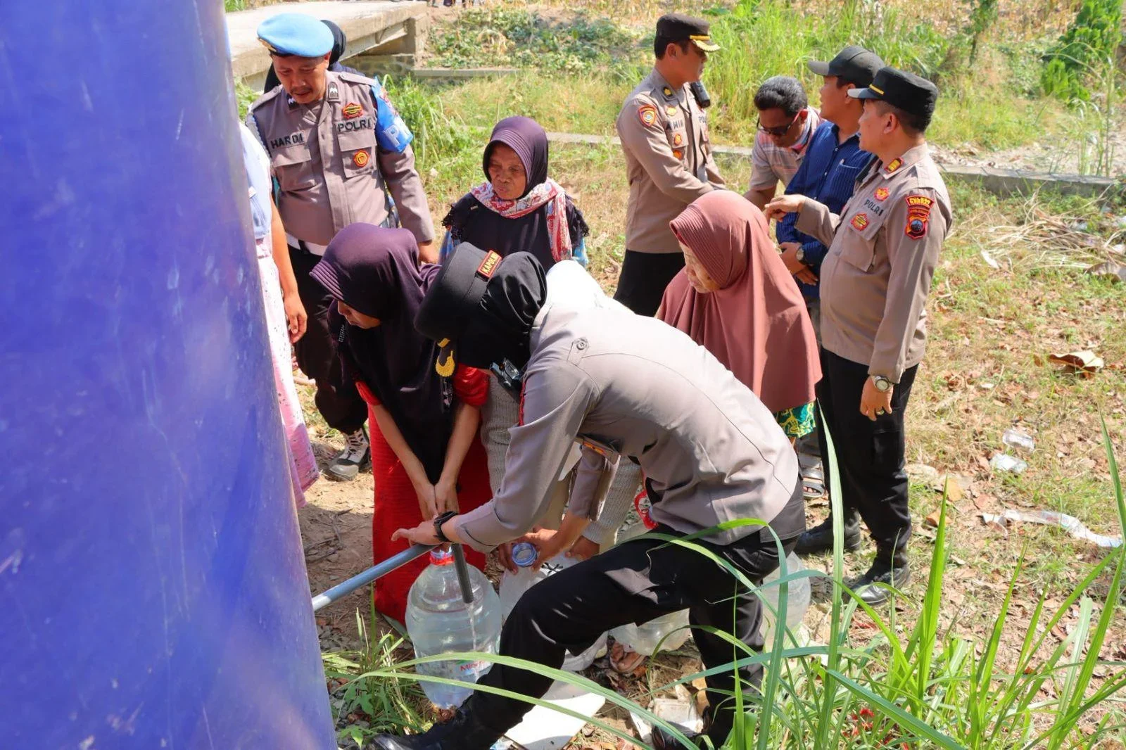 44 KK Kesulitan Air, Polres Kendal Kirim 12 Ribu Liter Air Bersih
