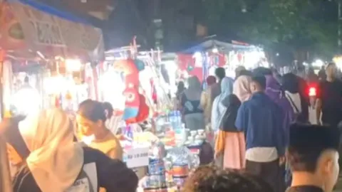 Ratusan Pelaku UMKM Ramaikan Pasar Malam Tujuh Belasan di Brebes