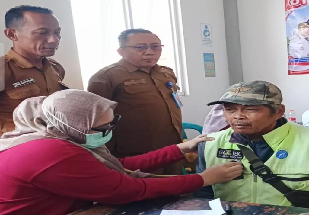 Pedagang Pasar Seng Bumiayu Dapat Cek Kesehatan Gratis, Ada Pemeriksaan Gula Darah