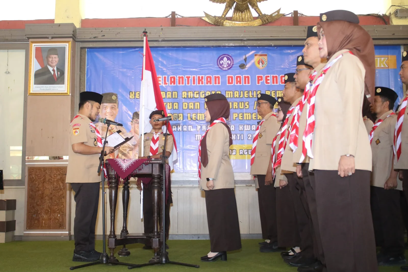 Ketua Majelis Pembimbing Cabang Gerakan Pramuka Kwartir Cabang Tegal Ischak Maulana Rohman melantik Nilna Almuna Ischak sebagai Ketua Kwartir Cabang Tegal masa baktin2026- 2031 di Pendapa Amangkurat, Slawi, Senin, 10 Agustus 2026.