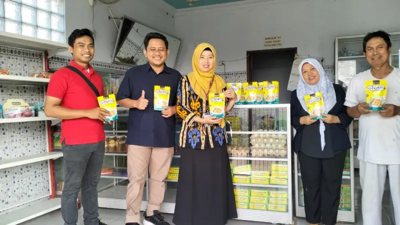 Telur Asin Gagal Disulap Jadi Salted Egg Crackers, Universitas Harkat Negeri Dampingi UMKM Brebes