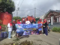 Alumni Snisa Pemalang Bantu Perlengkapan Sekolah dan Droping Air Bersih