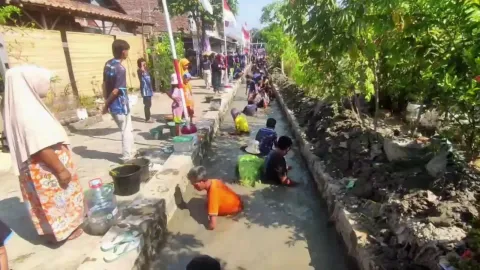 Lomba Gogoh Lele Jadi Pengingat Pentingnya Merawat Sungai Irigasi di Karangayu Kendal