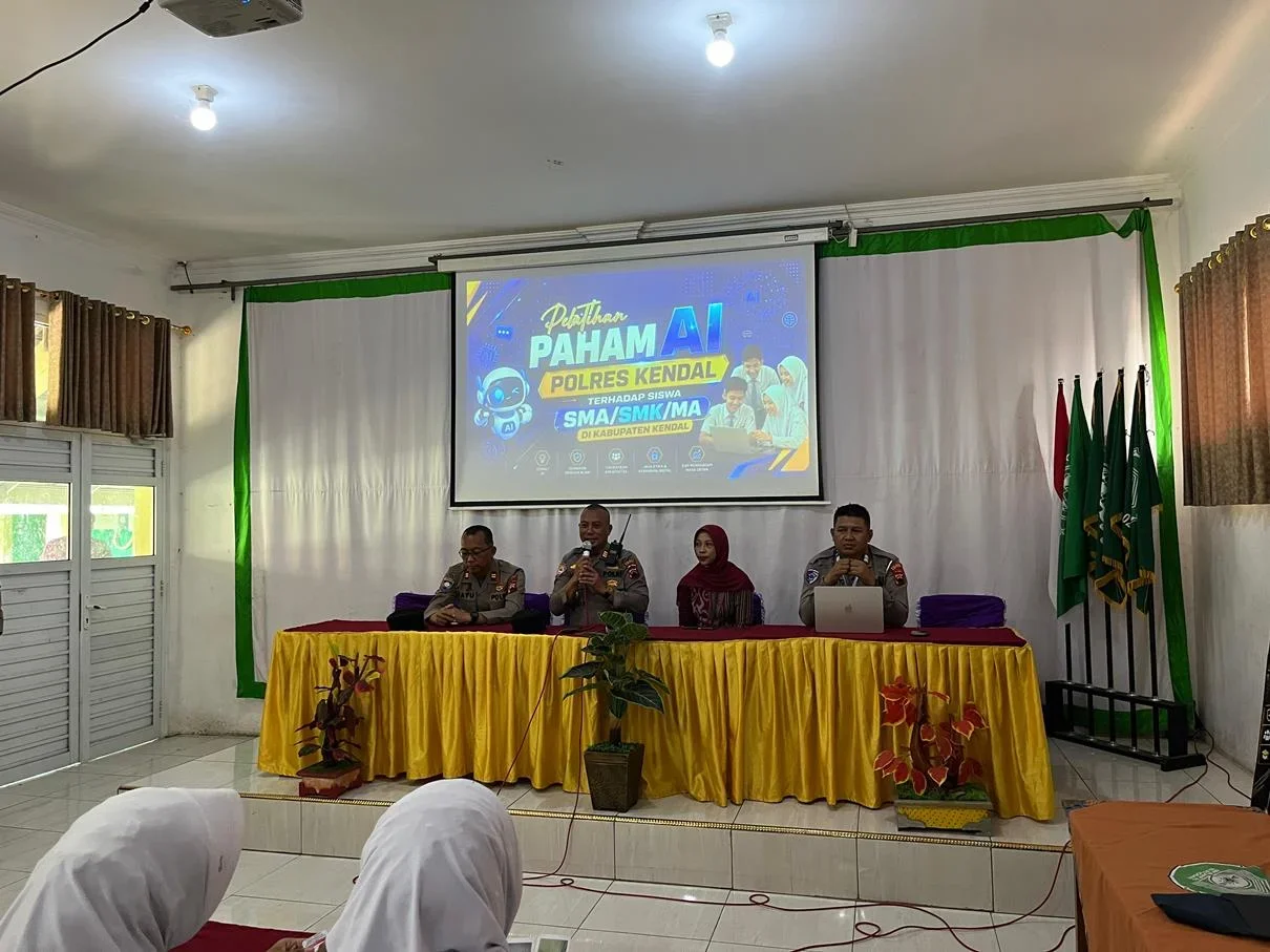 Pelatihan Artificial Intelligence Polres Kendal untuk pelajar SMA/SMK di Kendal.