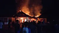Gudang Mebel di Bojong Pekalongan Terbakar Dini Hari, Api Merembet ke Tiga Rumah