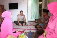 Polres Tegal Salurkan Bantuan Sosial Sembako dan Uang Tunai untuk Warga Disabilitas di Dua Kecamatan