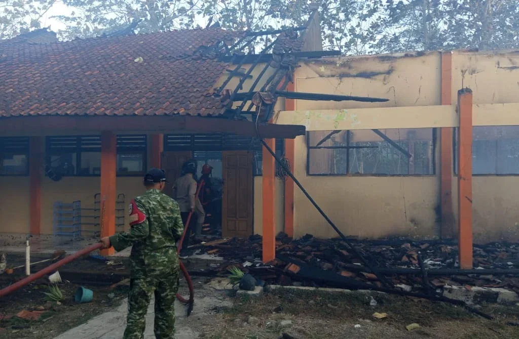 Enam Ruang Kelas XI SMA Negeri 1 Bantarkawung Habis Terbakar, Kerugian Ditaksir Rp500 Juta