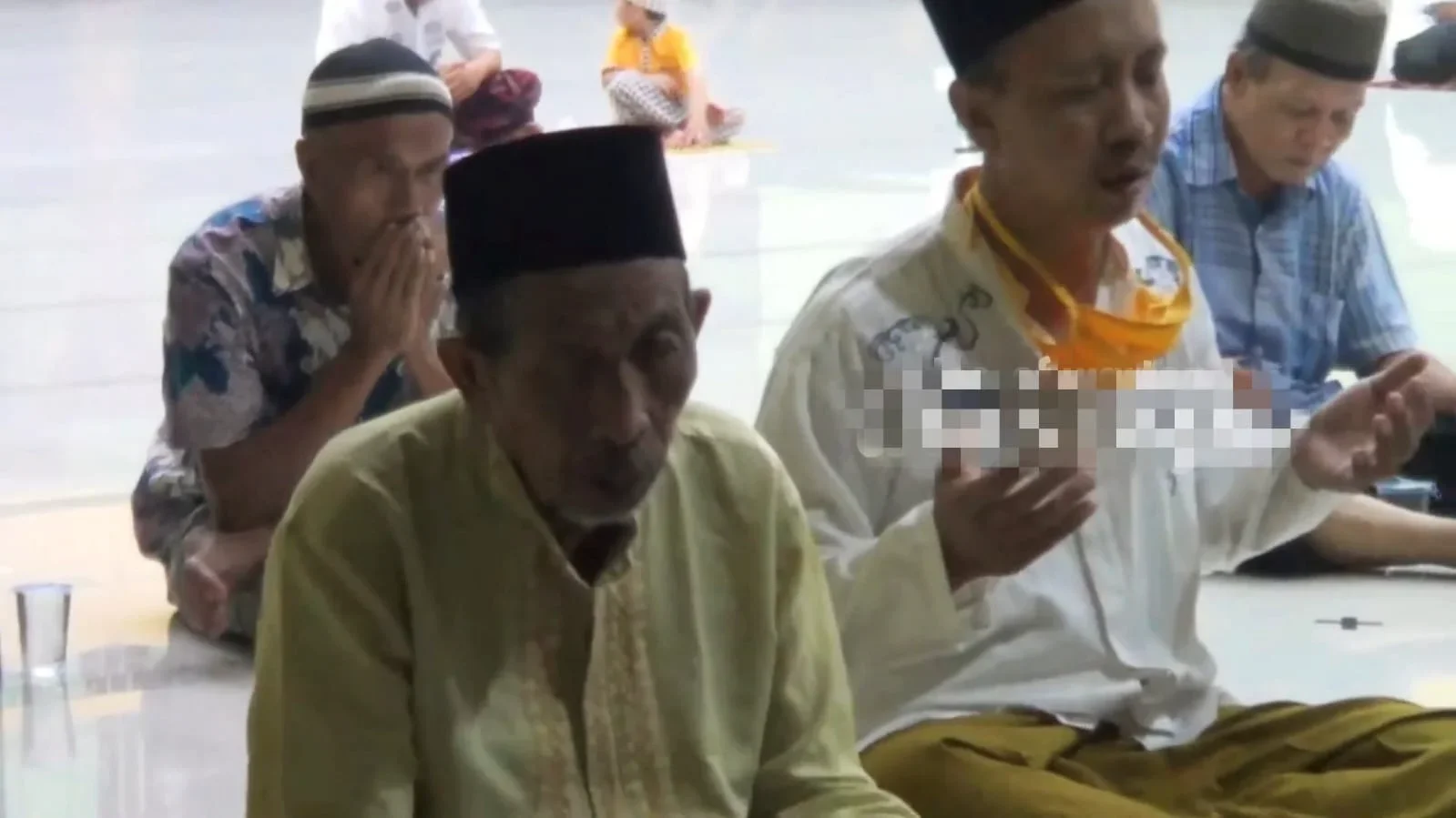 Sosok qori dan muadzin Masjid Agung Kota Tegal, Moh. Fauzi Mudzakir.