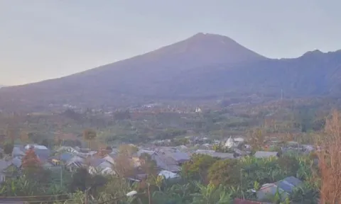 6 Gunung Api di Indonesia Erupsi, Bagaimana Kondisi Terkini Gunung Slamet?