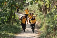 Hash Run 7 Kilometer, Polres Kendal Tanam Pohon dan Sapa Warga Limbangan
