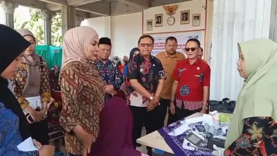 Lebih dari 100 Warga Wungurejo Kendal Antusias Periksa Dokter Spesialis Gratis