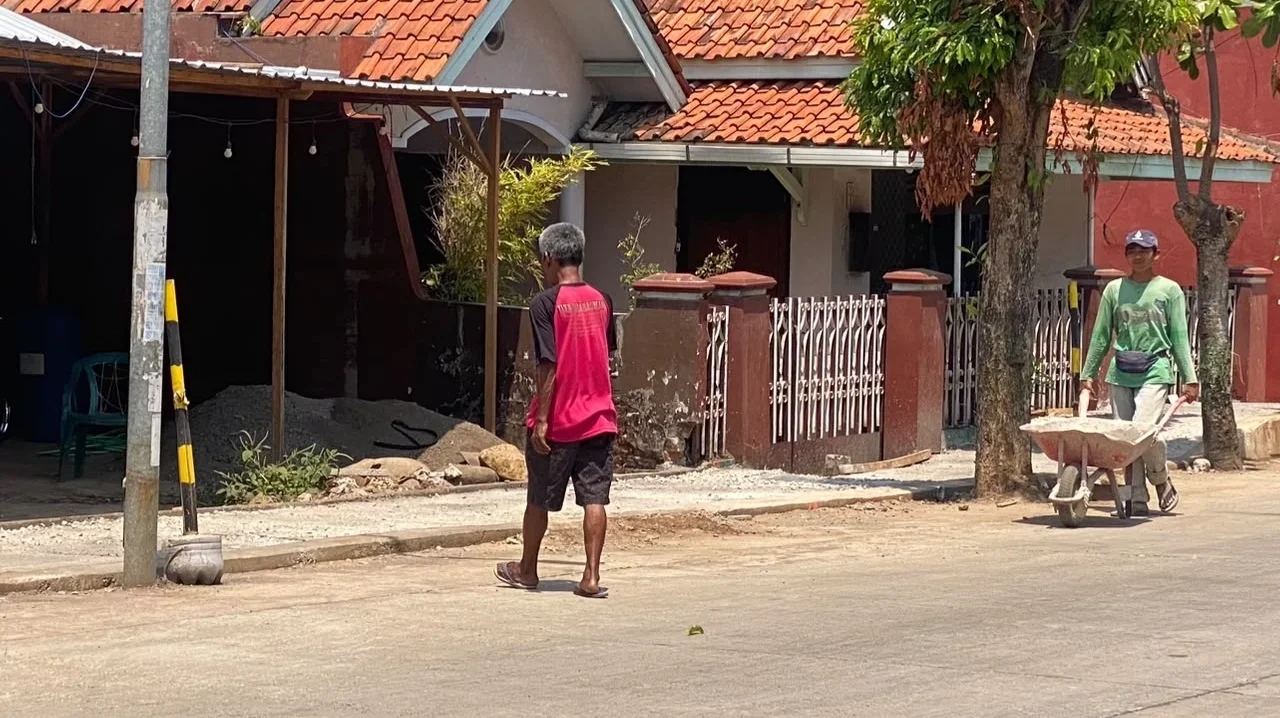 perbaikan jalan di Batang