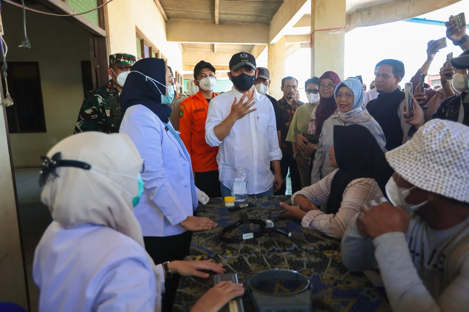 Warga Terdampak Asap Kebakaran TPA Putri Cempo, Pemprov Jateng Kerahkan Dokter Spesialis